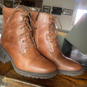 Timberland Sienna Boots - brown, embossed